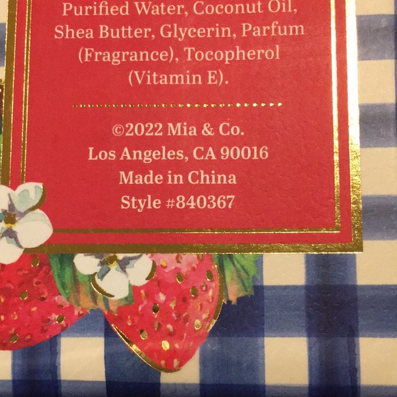 Scented Strawberry Fields Luxury Bar Hand Soap NWT 10.58oz shea butter vit E - Picture 11 of 15